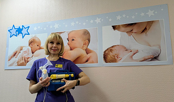 Консультант по грудному вскармливанию Детской городской больницы №8 рассказала о плюсах маленьких помощников молодой мамы