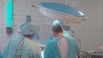 Первоуральские травматологи поставили на ноги пациента с разрушенными тазобедренными суставами