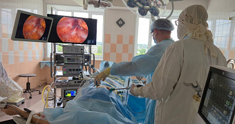 Возможности режевских хирургов расширились с приобретением новой лапароскопической стойки