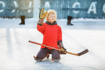 Медики свердловских больниц раскрыли секрет, сколько килокалорий можно сжечь при лепке снеговика, катании на лыжах и коньках