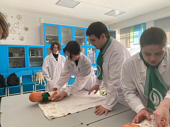 Десять команд будущих медиков и биологов приняли участие во II форуме медицинских классов Западного округа