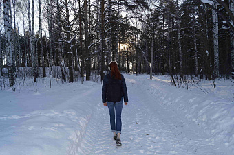 Мода против здоровья: врачи раскрыли последствия популярных среди подростков трендов в зимней одежде