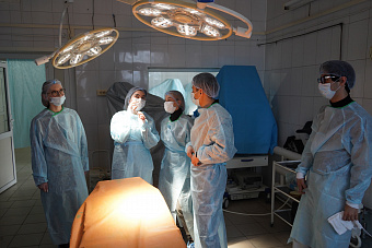 Ученики десяти уральских школ 1 сентября сядут за парты в медицинских классах, которые создадут по решению Евгения Куйвашева