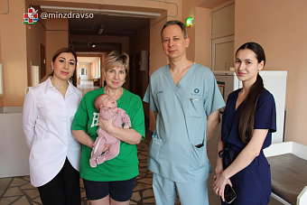 Свердловские врачи спасли крошечную жительницу Красноуфимска от опасного для жизни заболевания, затронувшего головной мозг