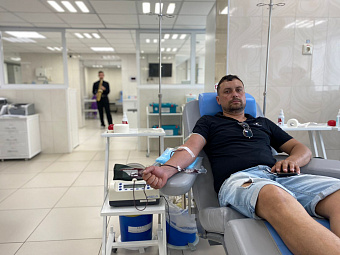 По случаю Всемирного дня донора в Свердловской области вручили знак «Почётный донор России» 85 уральцам и провели массовые акции