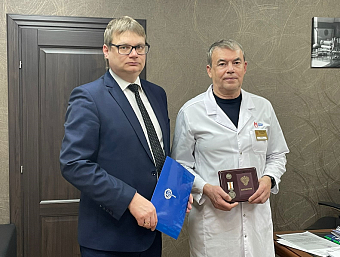 Главный врач свердловской Службы крови награждён медалью ФМБА России «За содействие донорскому движению»