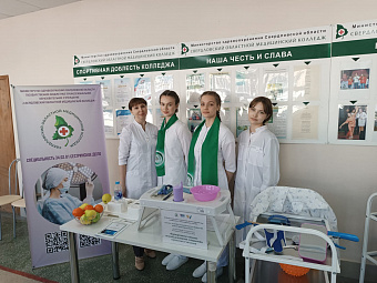 Почти 12 тысяч заявлений подали уральские абитуриенты в Свердловский областной медицинский колледж