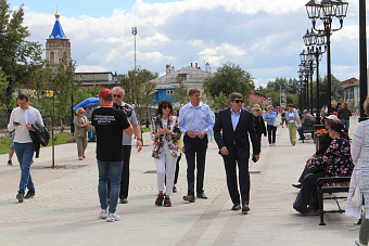Татьяна Савинова посетила «Городок здоровья» на Ирбитской ярмарке в первый день его работы