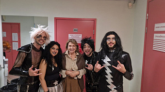 Тяжёлый рок: врач-фониатр Центральной городской клинической больницы №1 спасла шоу-концерт в свердловском Театре эстрады