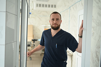 Молодые специалисты и опытные врачи приходят работать в больницы Екатеринбурга и ФАПы Свердловской области