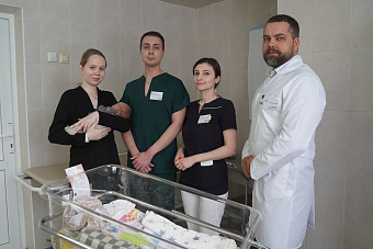 Система мониторинга на базе мессенджера MAX помогла свердловским врачам спасти 23-летнюю будущую маму и её ребёнка