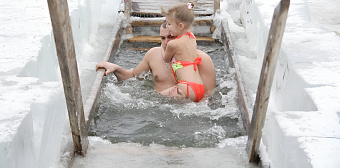 Свердловский врач напомнил православным уральцам, как безопасно окунаться в купель на Крещение